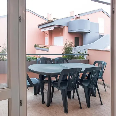 M126 - Marcelli, Trilocale Fronte Mare In Con Piscina *