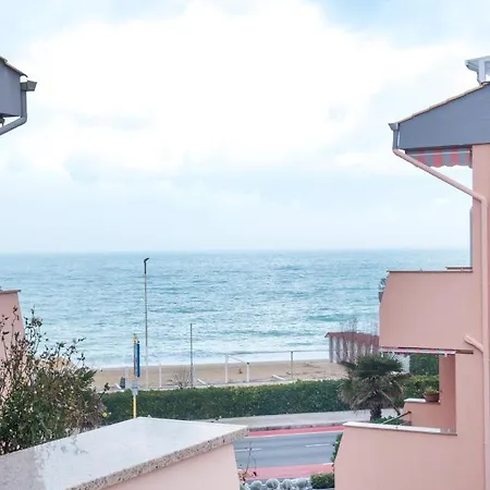 Apartment M126 - Marcelli, Trilocale Fronte Mare In Con Piscina *