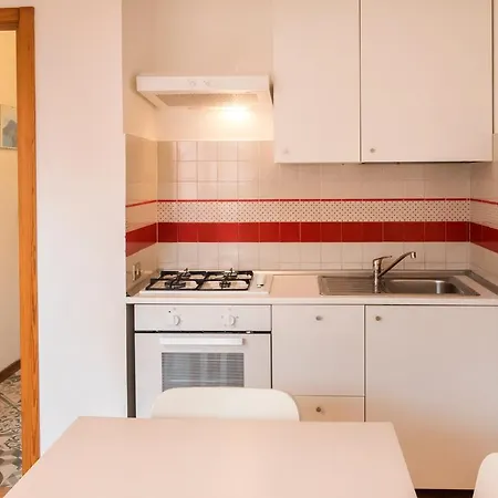 M126 - Marcelli, Trilocale Fronte Mare In Con Piscina * Marcelli