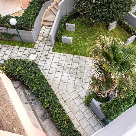 M126 - Marcelli, Trilocale Fronte Mare In Con Piscina Marcelli