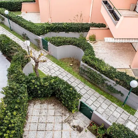 M126 - Marcelli, Trilocale Fronte Mare In Con Piscina *